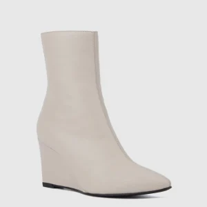 Boots^Aquatalia Pauletta Ivory